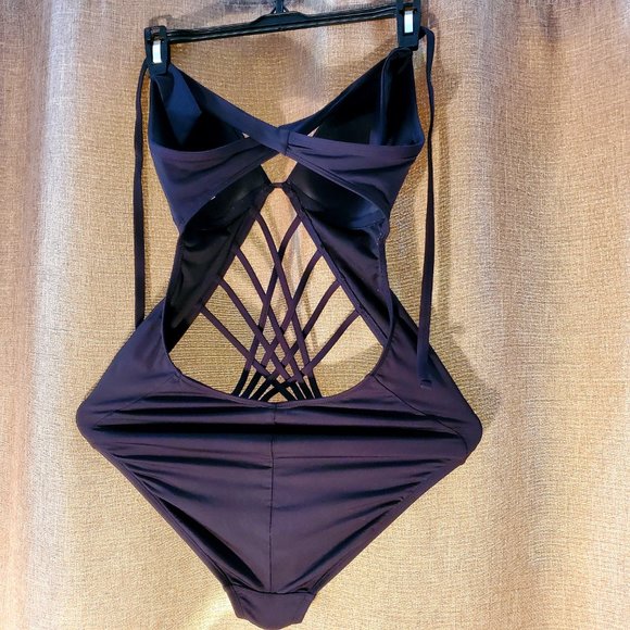 Kenneth Cole Sexy Monokini - Picture 2 of 6